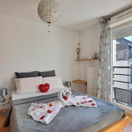 Апартаменты L'Appart' Frontiere-Suisse* Fibre*Chek-In*24/24 Сен-Луи Экстерьер фото